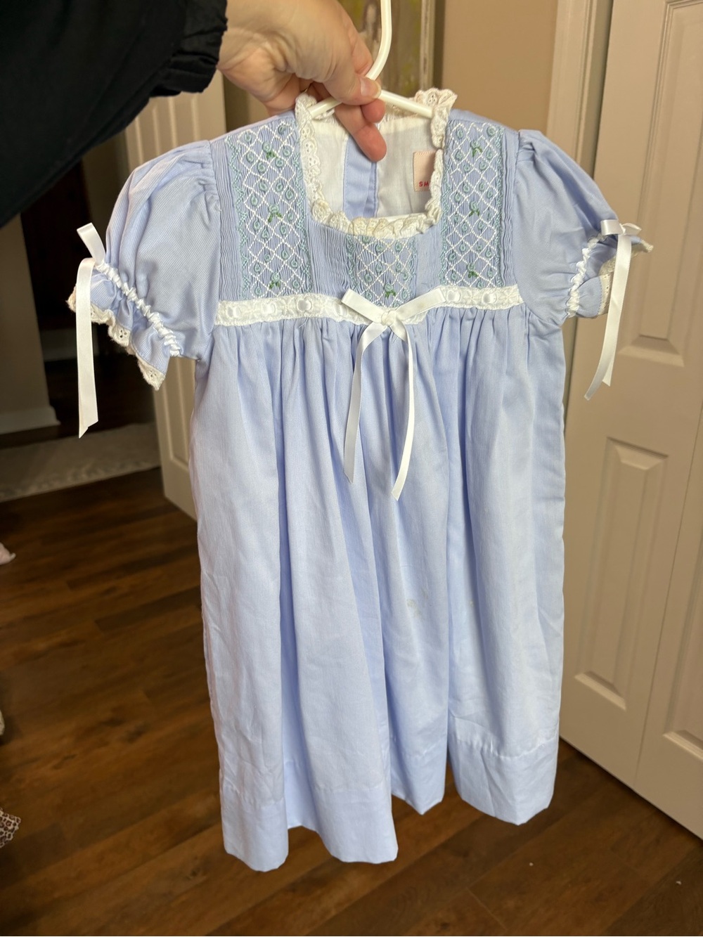 Smockingbird blue girls smocked embroidered bow dress size 2